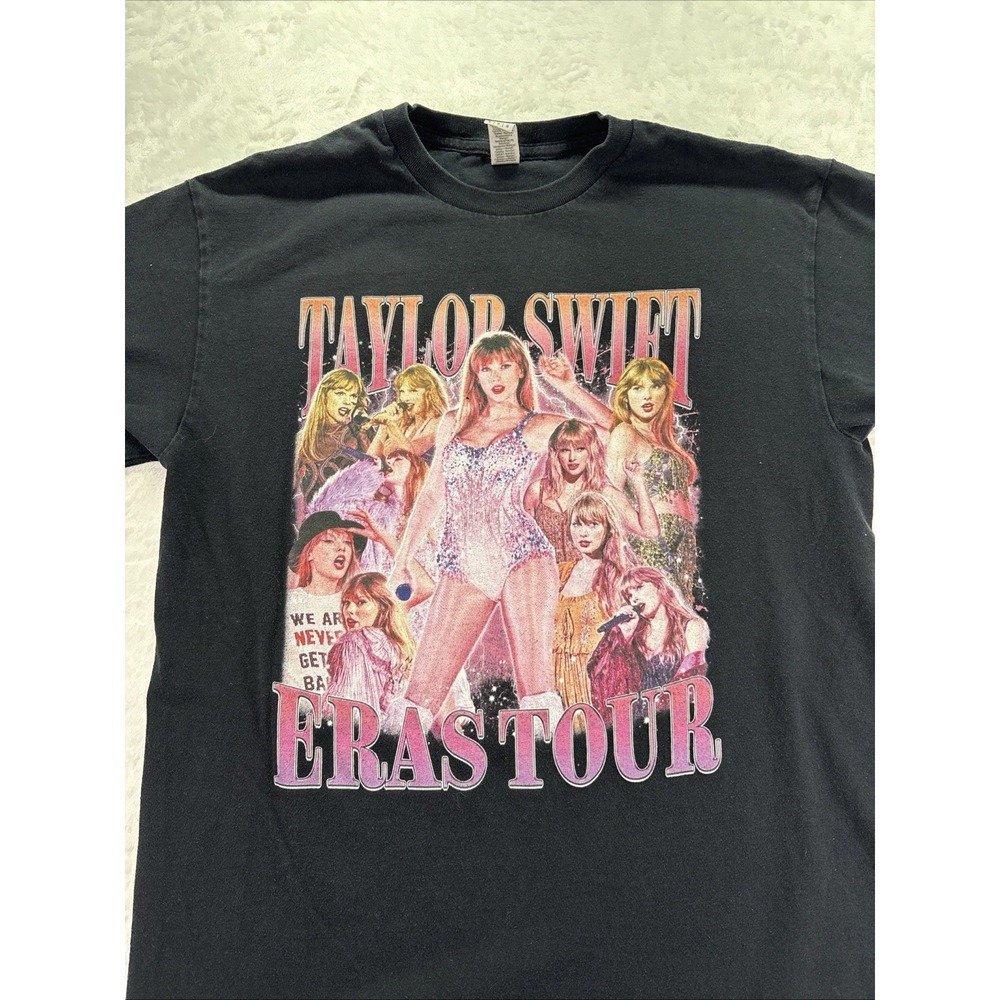 Taylor Swift Eras Tour T Shirt Medium Black Graphic Concert Tee Gildan